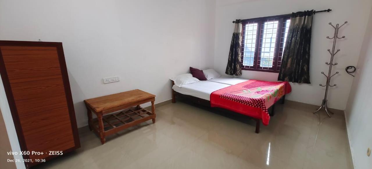 Spice Cottage Homestay Теккади Экстерьер фото