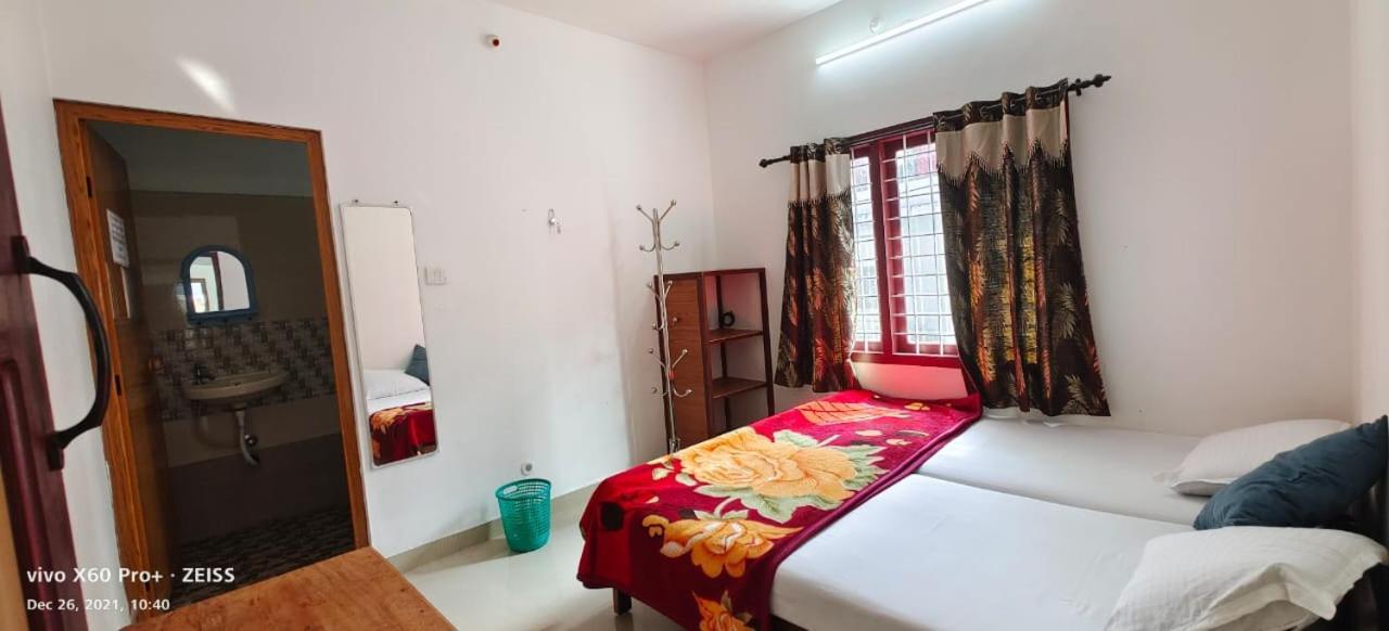 Spice Cottage Homestay Теккади Экстерьер фото