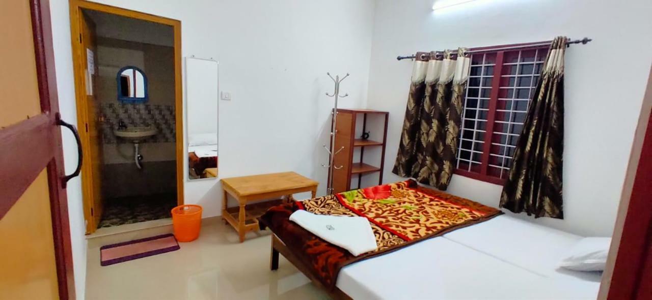 Spice Cottage Homestay Теккади Экстерьер фото
